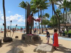 デューク カハナモク像 (Duke Paoa Kahanamoku Statue)