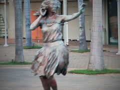 Oahu-47　ホノルル港へ　　　34/　　　12

アロハタワーマーケットプレイス