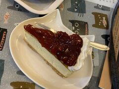 ちょっと休憩がてらチーズケーキ。
