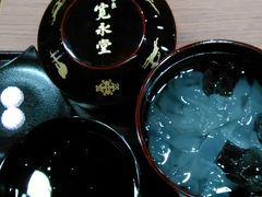 寛永堂の葛きり。
とぅるん♪とぅるん?


奈良のお泊り観光もあり！と感じた。
まだまだ行きたい所もあるので、再訪決定です！！