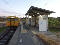 駅舎はなくて、待合所だけある。