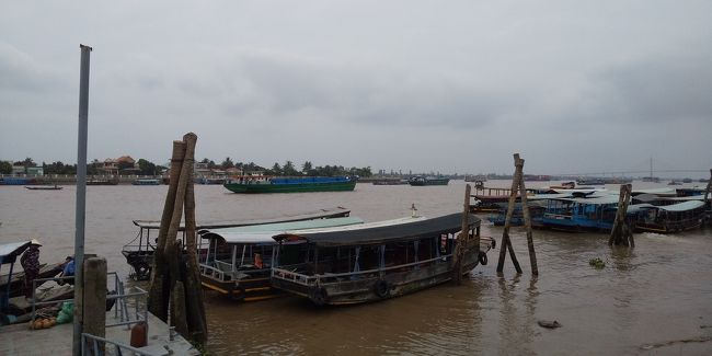 対岸の島に約15分で渡ります。