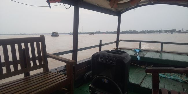 また船でミトーへ行く車まで戻ります。