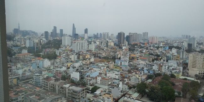 こっちはサイゴン川方面の景色