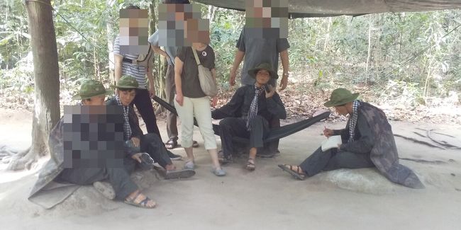 当時の人たちのマネキンと記念撮影