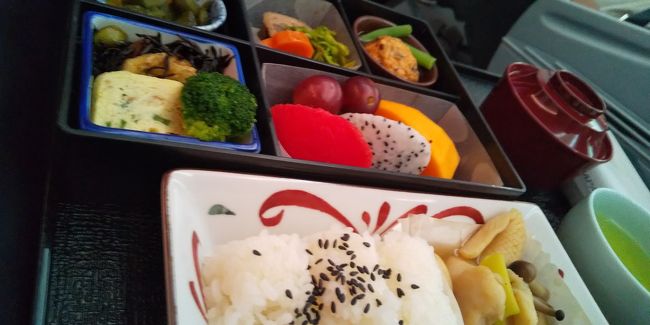 朝御飯は日本時間の朝４時半頃に。