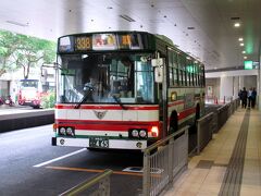 那覇バスターミナルまで55分で到着し、旭橋駅からゆいレールに乗ります。