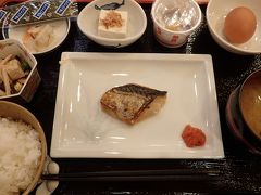 翌朝。
ホテルの朝食をしっかりいただいてから、早速観光開始(^_^)v
まずは徒歩で…