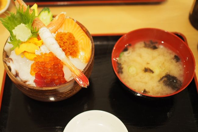 迷ってランチお得な5種盛りにしました。