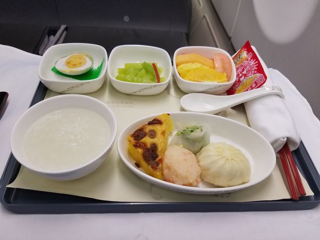 今回の修行の旅の最終レグ、PEK/HNDの機内食です。<br />短距離路線ですし、私はこれで十分です。<br />中国の航空会社は20年ぶりに利用しましたが、CAの対応などは<br />昔に比べて素晴らしく良くなっていてびっくりしました。<br /><br /><br />これにて、今回の修行の旅は終了。<br />獲得PPは　26,569PP　でした。<br /><br />この後しばらくは国内線利用が続く予定です。