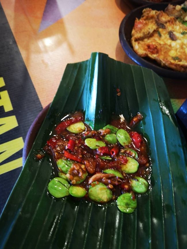 大学生のお嬢さんが好きな　プテ<br />くせになる臭い豆です。