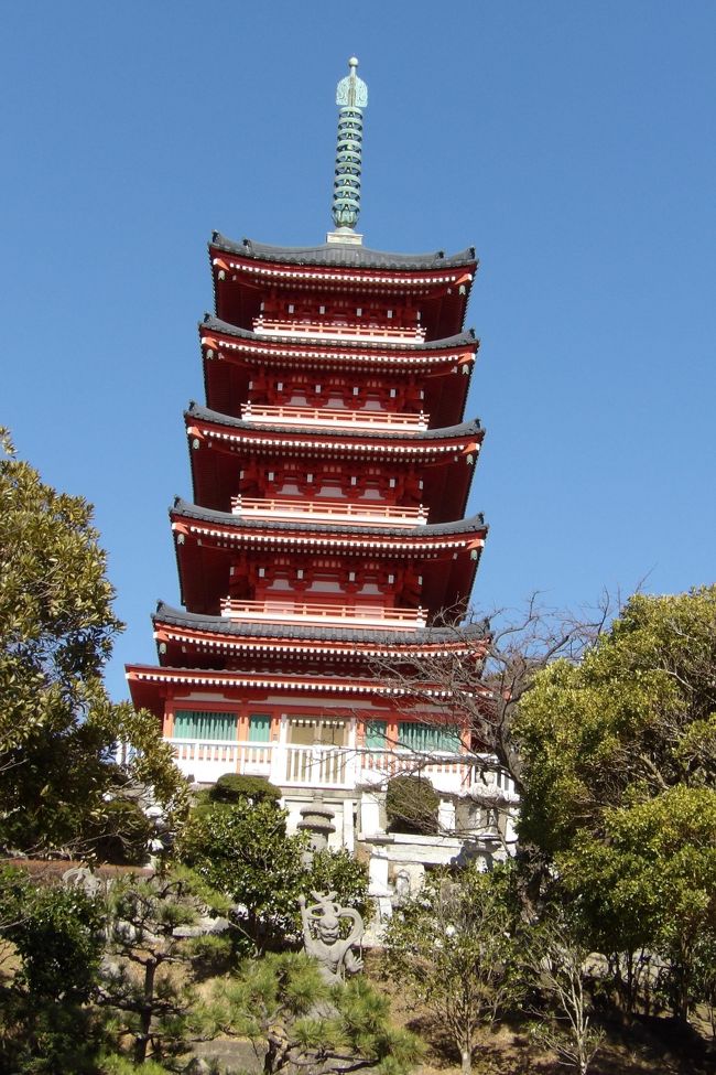 久里浜霊園の五重塔』横須賀(神奈川県)の旅行記・ブログ by
