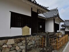 本丸に移築された現存建築の銅門脇番所