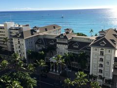 ＜シェラトンプリンセスカイウラニ＞

ラナイでこの景色を見ているだけで幸せ♪
ワインがあれば、ずっとここで過ごせます（＾＾）
