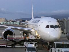 今回も伊丹空港から飛行機で東京に向かいます。

７時10分発に搭乗。
朝一の飛行機なので、長くディズニーに滞在できます。