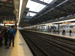 豊原駅のホームに来ました。これから
鉄道 (台湾鉄路)
Taiwan Railway
で台中で開かれているランタンフェスティバルを見に行きます。