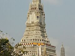 ワット･アルンが見えてきた！
前回行ったので今回は船から眺めるだけ。