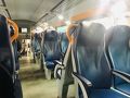 電車の中はこんな感じ。

ミラノは始発のため空席がありましたが、
徐々に混んできました。（座れないほどではないです）