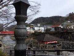 桂川の清流の中に湧く 修善寺温泉のシンボルで原点、独鈷の湯に戻ってきました。