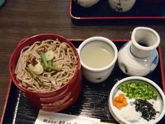 まずは出雲蕎麦のお店に向かいます
調べて人気のお店に伺います　美味しい(^^)