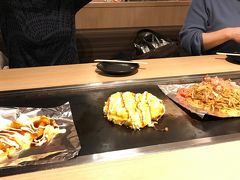 予定してたリムジンバスに乗れたので
伊丹空港でランチ
みんなそれぞれお腹いっぱい
気持ちも満たされて
また会う日まで～
楽しい時間をありがとうね、ゆんこさん、きなこさん