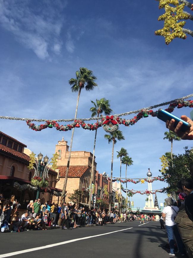 スターウォーズのミニパレードみたいなのが始まります♪