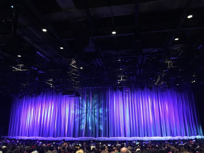 こちらのショーも二度目になります笑<br />一度目の時は、有名なコメディアンの方が出てたみたいでめっちゃ楽しかったな～