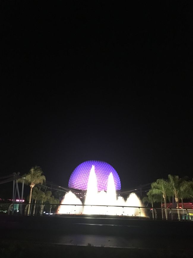 最後のイルミネーションズを見届けて、そろそろホテルへ戻ります。