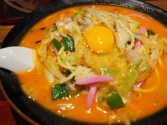 東京帰る前にご飯を食べておこうとなんばCITYへ
気になってしまった中央軒さんで辛いちゃんぽんを頼みました
野菜たっぷりで美味しいです
生卵が乗ってるところが大阪感少しありますね
