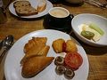 おはようございます、オーストラリア２日目です。
ホテルで朝食を頂きます。
パンやハム・卵料理など色々種類がありました、サラダが無かったのが残念。
フランスパンにクロワッサンどれも美味しかったです。