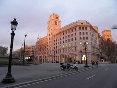 昨日下見しておいたカタルーニャ広場。