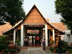 40分かけてスコータイ空港に戻って来ました。
ガイドさん、運転手さん、ありがとうございました。
気を付けてチェンマイまで帰って下さい！
