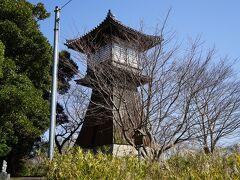 「燈籠堂」正徳4年（1714年）から明治初年まで存在した灯台。現在の建物は昭和61年に復元されたものです。