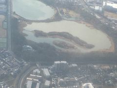 伊丹市にある昆陽池（こやいけ）の島。

日本列島の形になっています。
地元では知られたことですが、実際には上空から見ないと分かりませんね。
