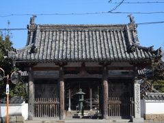 京都府亀岡市にある西国二十二番札所「穴太寺」門前を、９時半頃～通過しました。