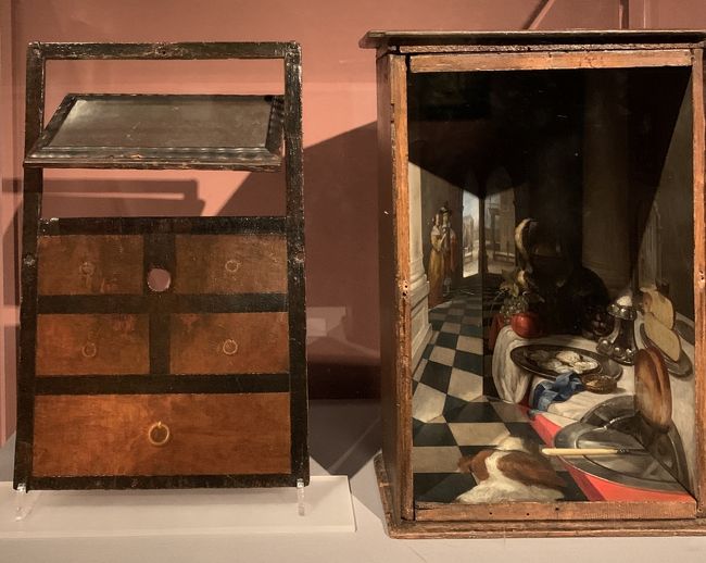 日本の影響を感じる覗きカラクリ箱