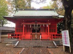 　創建は2500年前の第3代安寧天皇時代。御祭神は、天下春命(あめのしたはるのみこと)と、水の神様である瀬織津姫(せおりつひめ)です。
　天下春命は天孫降臨の32神の1神で武蔵国開拓の祖神らしく、瀬織津姫は水の神様です。神社の傍には、多摩川が流れていますので、水の神と、この土地を開拓した神様が、護ってくれているということですね。
　 小野神社の小野は、この地が昔は小野郷と呼ばれていたことに由来するとか。