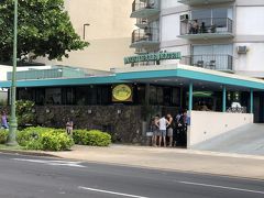 ハワイ・ワイキキ『Aston Waikiki Circle Hotel』1F
【Eggs'n Things, Waikiki Beach Eggspress】

『アストン・ワイキキ・サークル・ ホテル』の1階にある
【エッグスン・シングス, ワイキキビーチ エグスプレス】の写真。

【エッグスン・シングス】2号店はまだそんなに並んでいませんね。

後半で私の大好きなハワイのマカダミアナッツソースパンケーキを
載せますね(*^_^*)