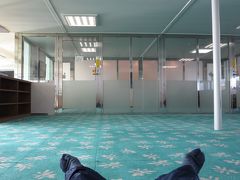 姫路港→福田港

座敷席でゆっくり。
この日は乗客が少なく、座敷独り占め状態。座席も半分以上空いていました。