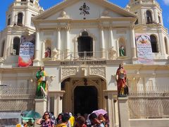 続いて訪れたのがキアポ教会。
毎年１月９日にフィリピン最大のカトリック行事ブラック・ナザレ祭が行われ、300万人が集まるそうです。