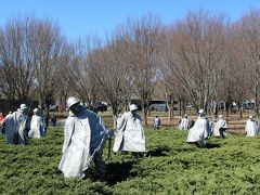 うぉっ(ﾉﾟДﾟ)ﾉ!!
ちょっと異様なモニュメントたち。
コロナ検査中じゃなくて、朝鮮戦争戦没者慰霊碑でした。