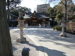 駅から5分ほど歩いて伊和志津（いわしづ）神社を訪問。街中にも関わらず閑静な境内。