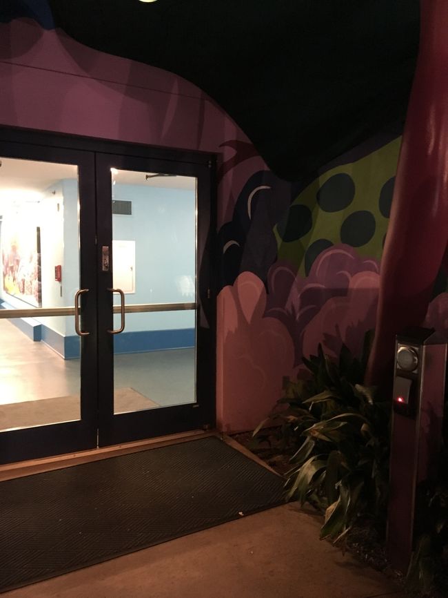 泊まった棟の出入り口♪