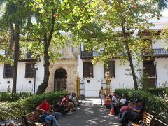 宗教裁判所跡に入ってみる。入場料が1000円近くして、コロンビアは物価安いけど観光施設の入場料はかなり強気な設定。植民地時代の宗教裁判、というか弾圧の歴史に関する展示のほか、カルタヘナの歴史なども展示されていた。