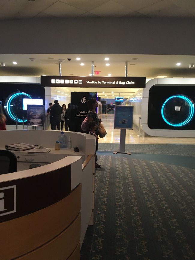 搭乗までぶらぶら。<br />