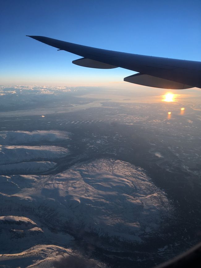 アラスカ上空です。なんか、壮大！！