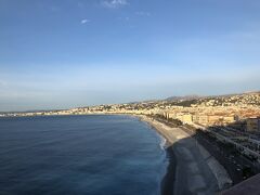 見えた見えた！青い海と空。プロムナード・デザングレ（イギリス人の散歩道）
いろんな青が目の前に。