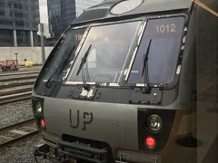 すぐ先にある空港駅からUP（空港鉄道）に乗車
トロント市内中心部のユニオン駅へ
この列車は日本車輛製

