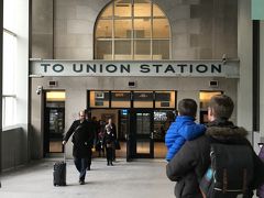 トロント　ユニオン駅に到着
北米の駅の雰囲気。地下にはフードコートもあって便利