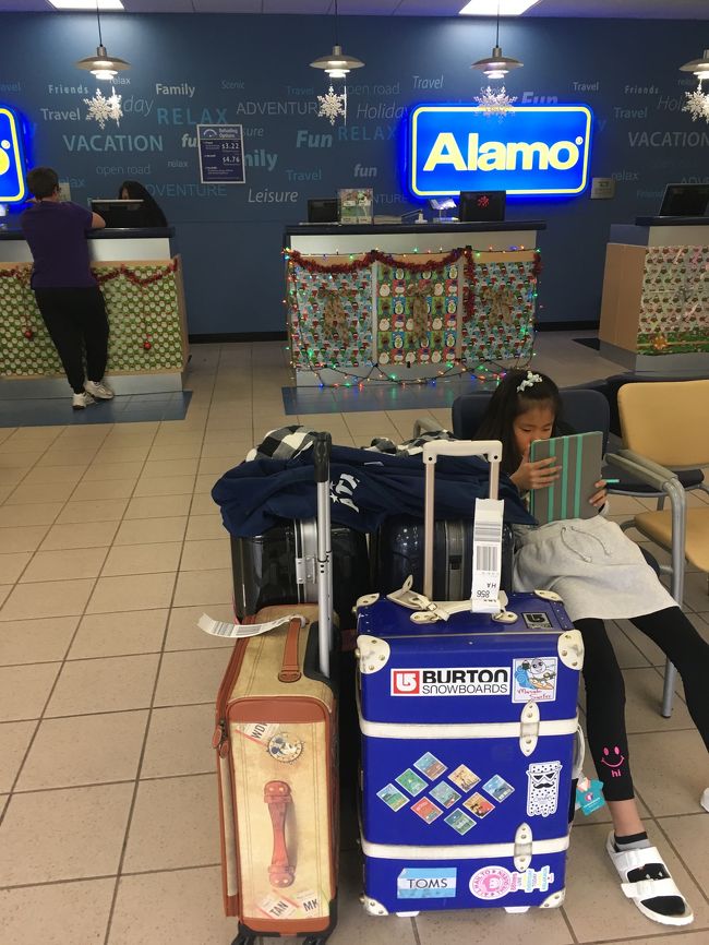 レンタカーを借りる手続きをしてる間もiPad(-ω-；)